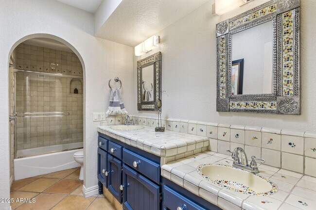 Building Photo - 7620 E Vía Del Placito