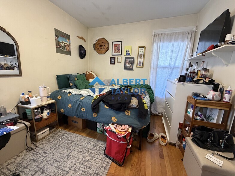 Building Photo - 11 Leverett St