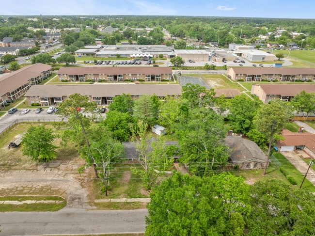Building Photo - 3105 Scovel Ave
