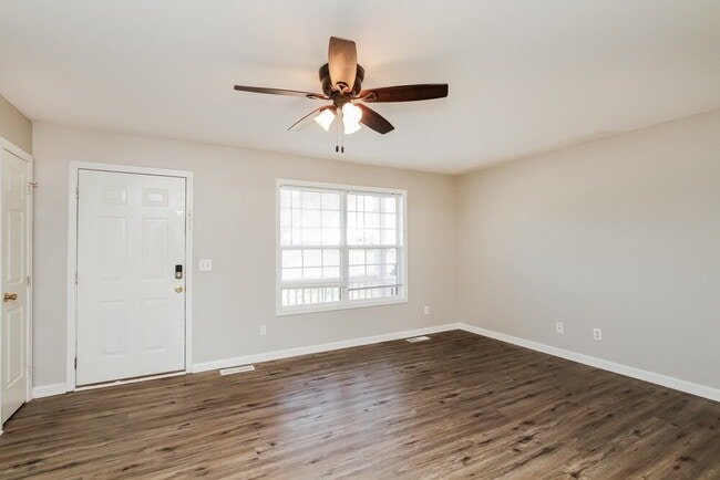 Building Photo - 2606 Foxfire Dr