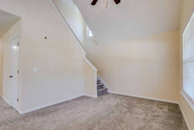 Building Photo - Unique 4BR Home with Private Upstairs Suite & Kitchenette in Georgetown