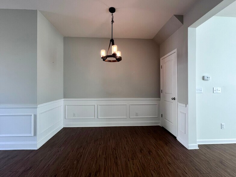 Building Photo - 9938 Sweet Basil Dr