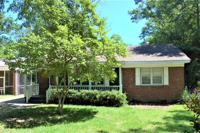 Building Photo - 1020 Elm Ave