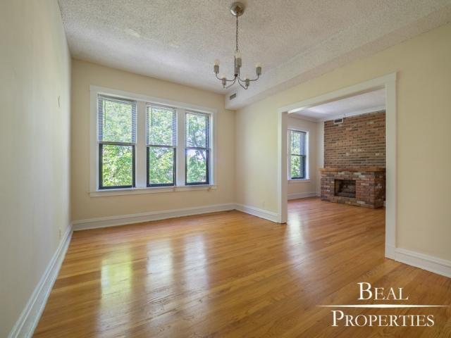 Building Photo - 2 bedroom in CHICAGO IL 60657