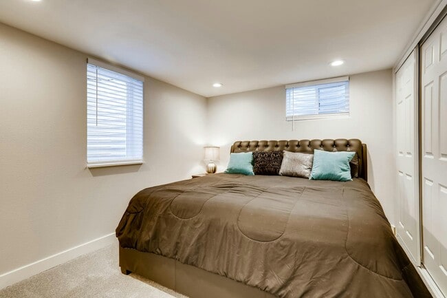 Building Photo - 9875 E 22nd Ave