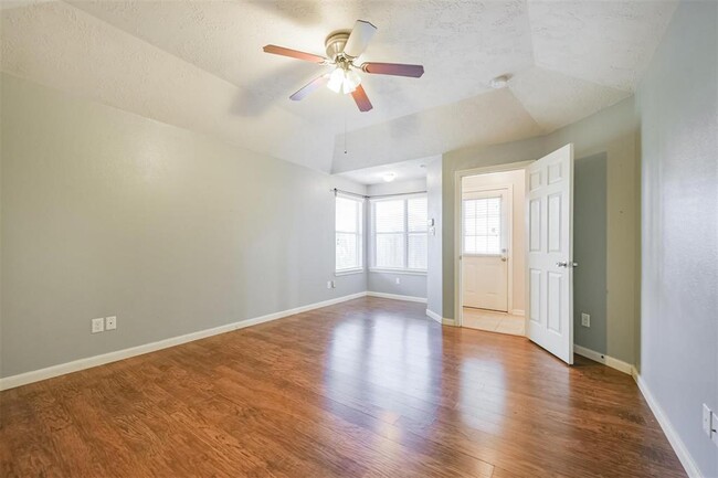 Building Photo - 13247 Gardnerville St