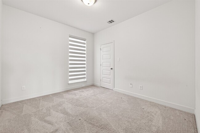 Building Photo - 12719 Hydeland Dr