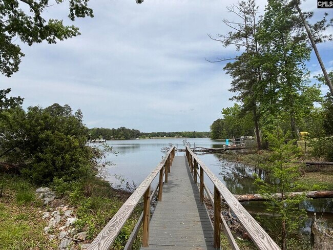 Building Photo - 527 Superior Cir