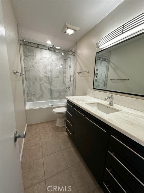 Building Photo - 18598 Creek