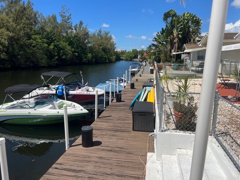 Building Photo - 13155 Emerald Dr