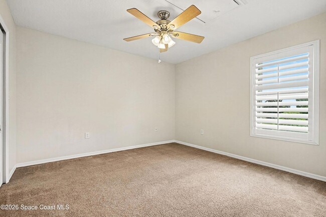 Building Photo - 5353 Outlook Dr