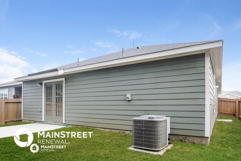Building Photo - 26233 Raphael Dr