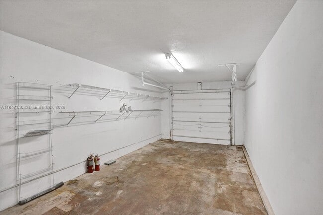 Building Photo - 20607 NE 7th Ct