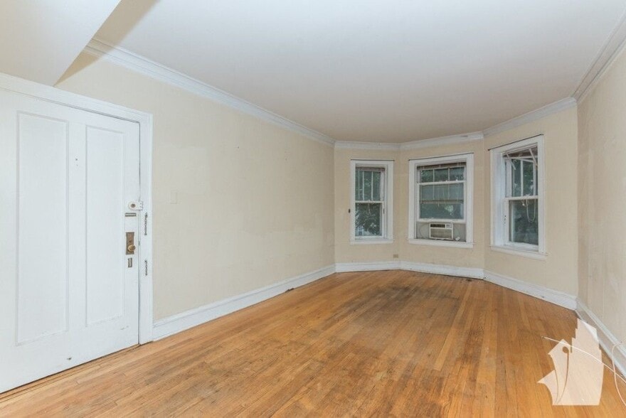 Building Photo - 3701 N Hoyne Ave