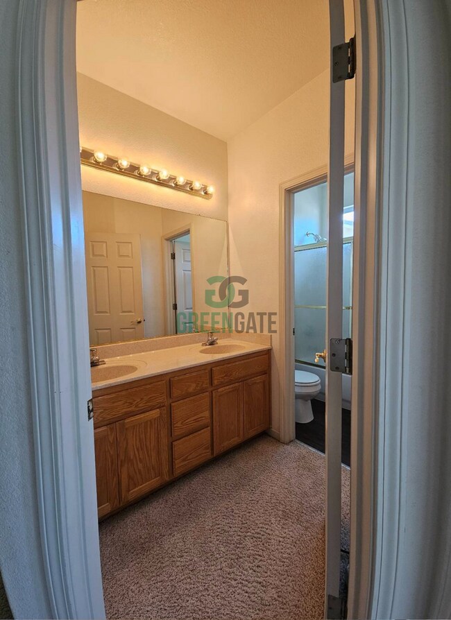 Building Photo - Price Reduced! 4 Bedroom 3 Bath Home is No...