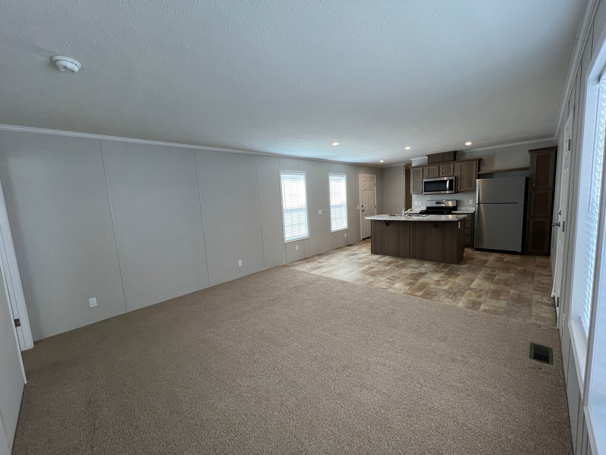 Building Photo - 15856 Marentette Dr
