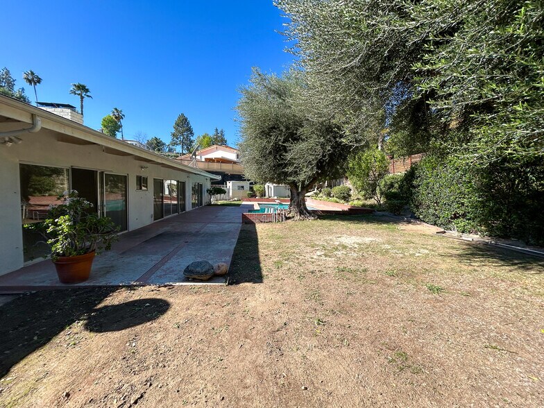 Backyard - 24507 Hatteras St