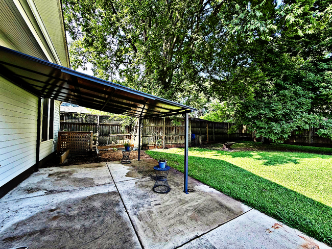 Building Photo - Beautifully Updated Historic Home in Midto...