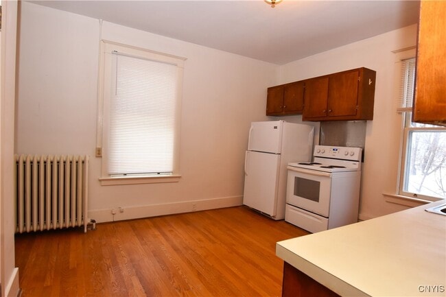 Building Photo - 2318 Genesee St