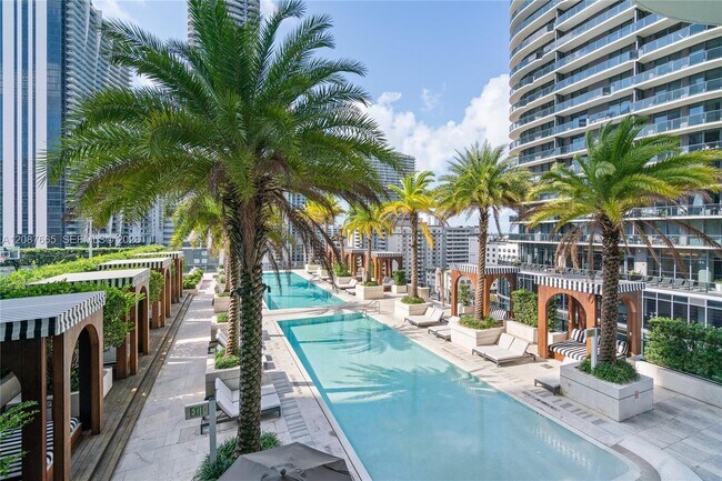 Building Photo - 801 S Miami Ave
