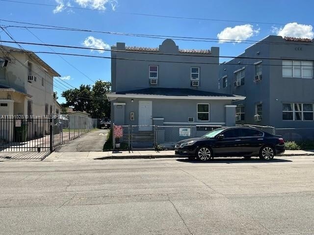 Building Photo - 922 NW 2nd St