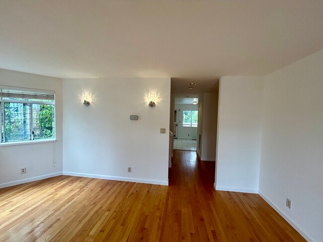 Building Photo - 57 Rebecca Ln