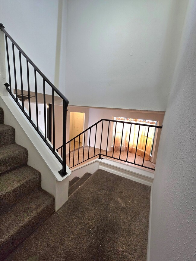 Building Photo - 7063 Chasewood Dr