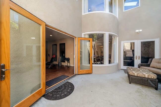 Building Photo - 530 Irven Ct