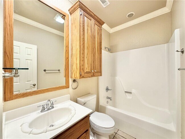 Building Photo - 2914 S College Dr