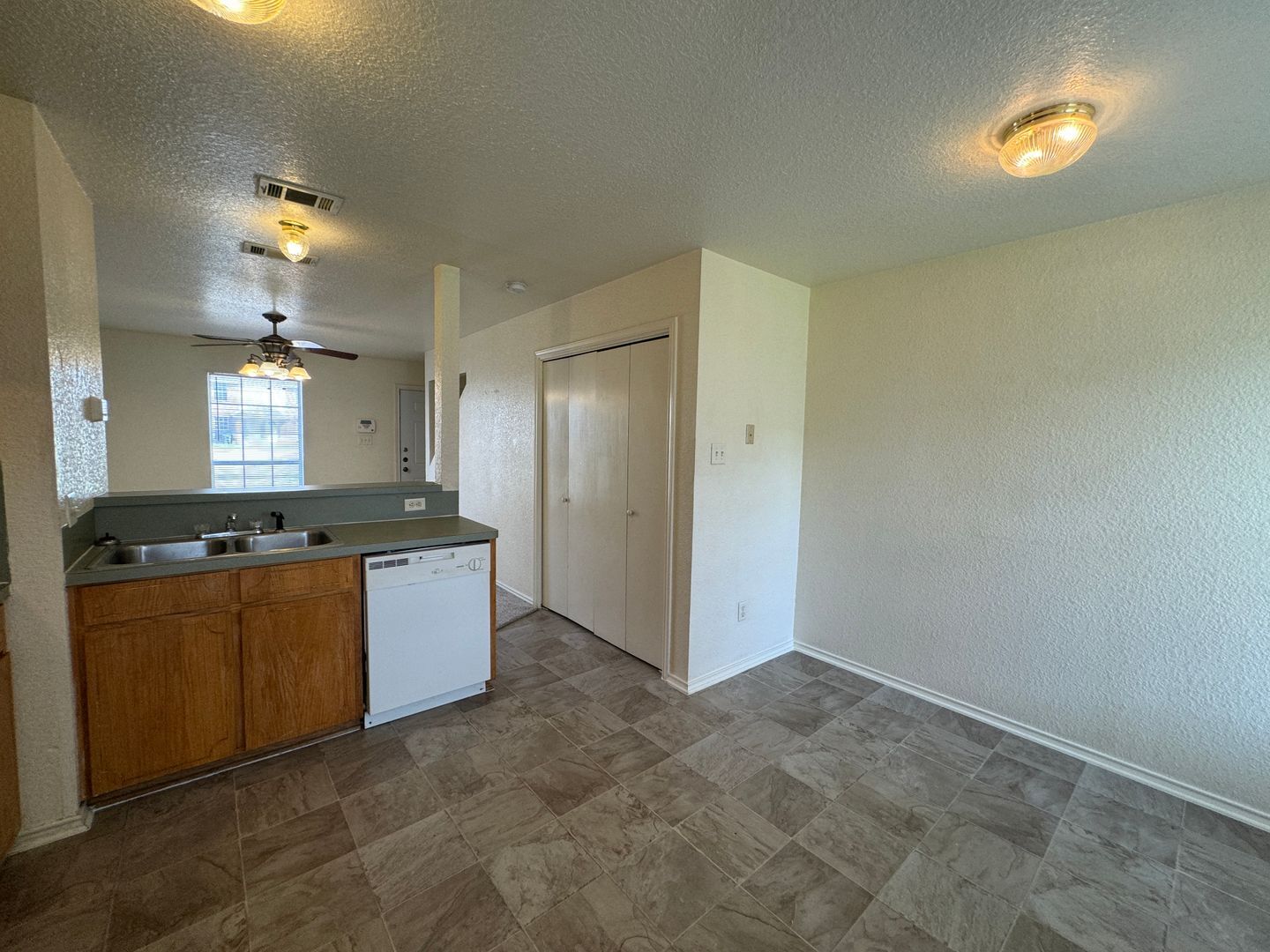 Building Photo - 4407 Jeff Scott Dr
