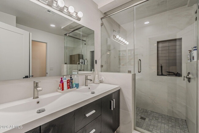 Building Photo - 3136 N 38th St