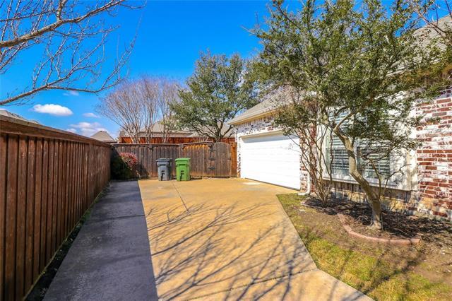 Building Photo - 717 Summerfield Dr