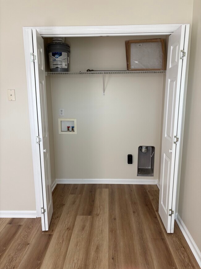 Building Photo - 1510 Abby Way