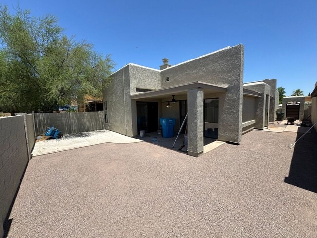 Building Photo - 18644 N 44th Pl