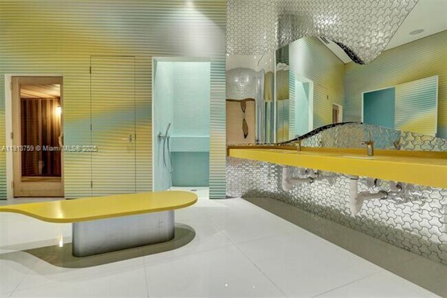 Building Photo - 501 NE 31st St