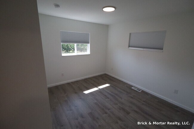 Building Photo - 9384 Golf Club Rd SE