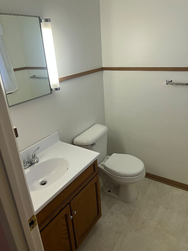 Building Photo - 1723 Parkway Dr