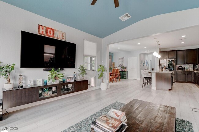 Building Photo - 10597 Cloud Whisper Dr