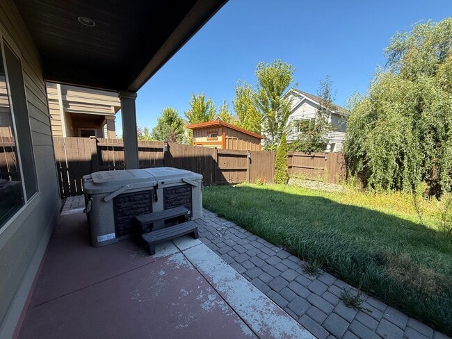 Building Photo - 3120 NE Marea Dr