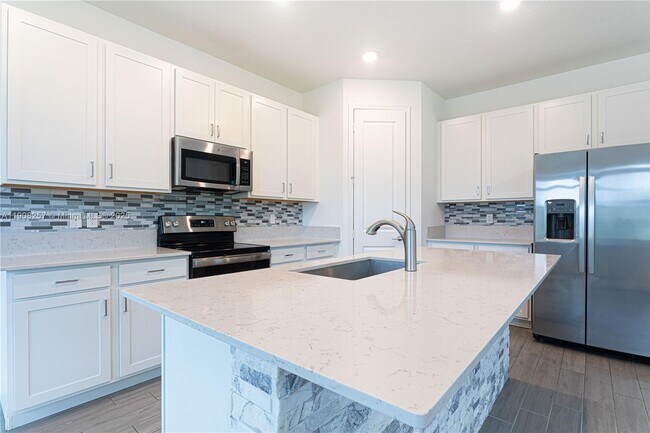 Building Photo - 4830 Navali Dr