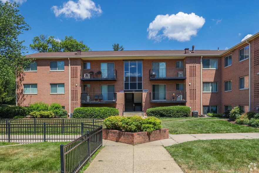 Building Photo - Glen Willow Apartments