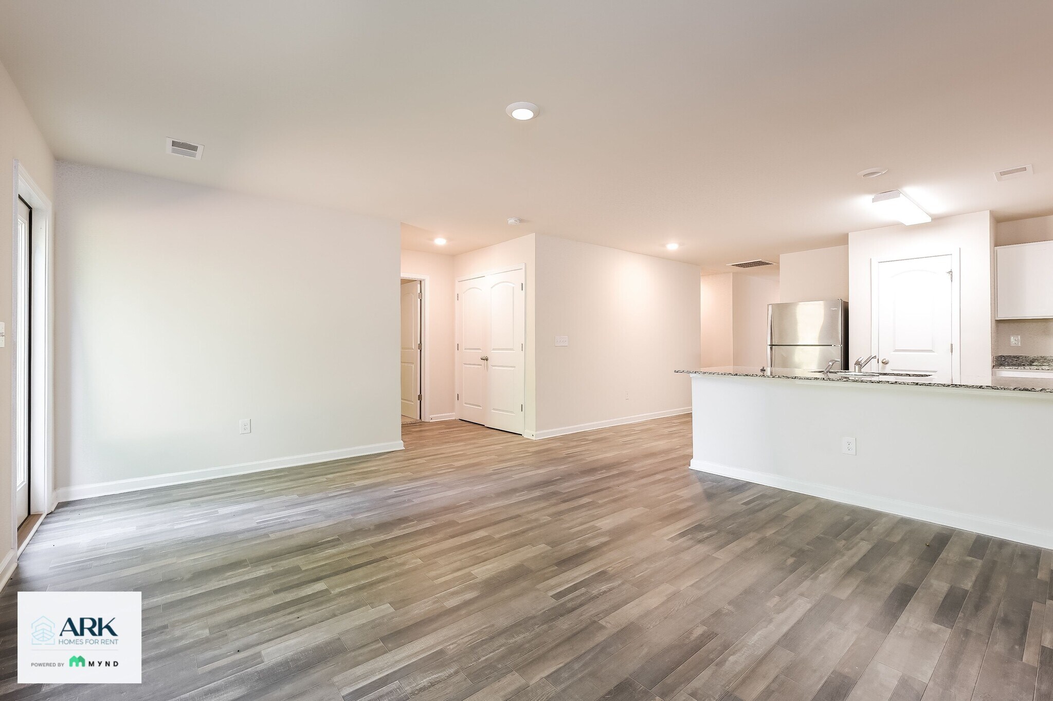 Building Photo - 173 Queens Cir