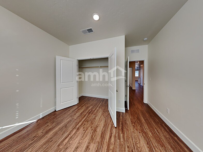 Building Photo - 1768 N Montgomery Way