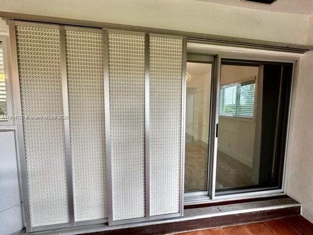 Building Photo - 7439 Twin Sabal Dr