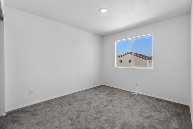 Building Photo - Lease special, save $900.00 if you sign an...
