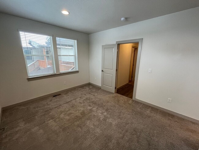 Building Photo - Newer 3 Bed/2 Bath Construction on Bend's Eastside - Cessna Drive