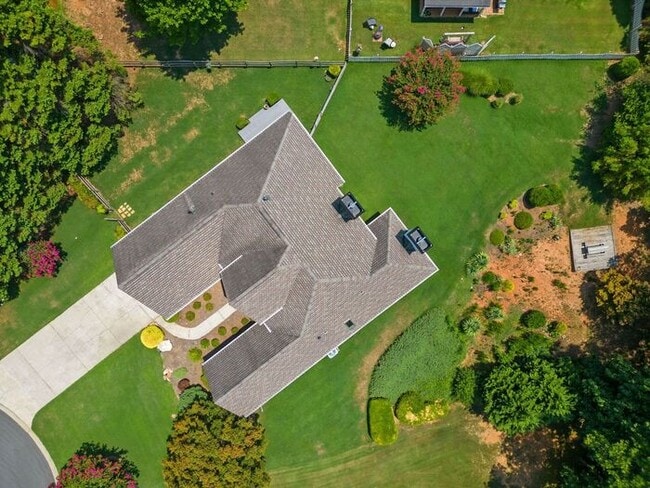 Building Photo - 1115 Burlington Ct