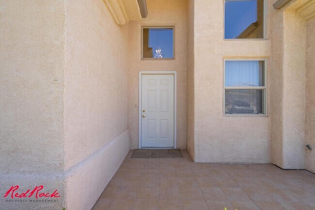 Building Photo - Comfortable 3-bedroom Home. Small Dog Frie...