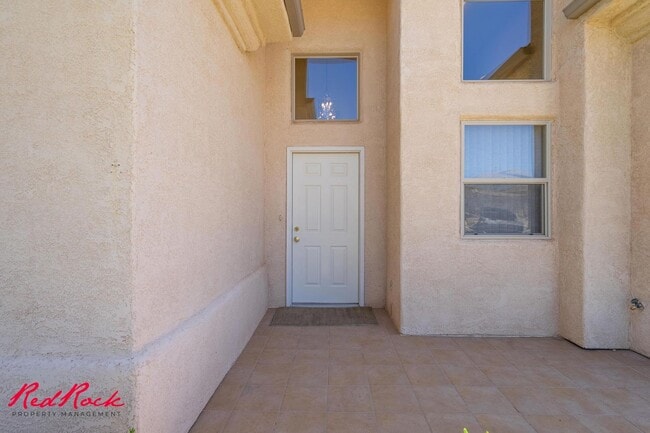 Building Photo - Cozy 3-bedroom Home. Small Dog Friendly!
