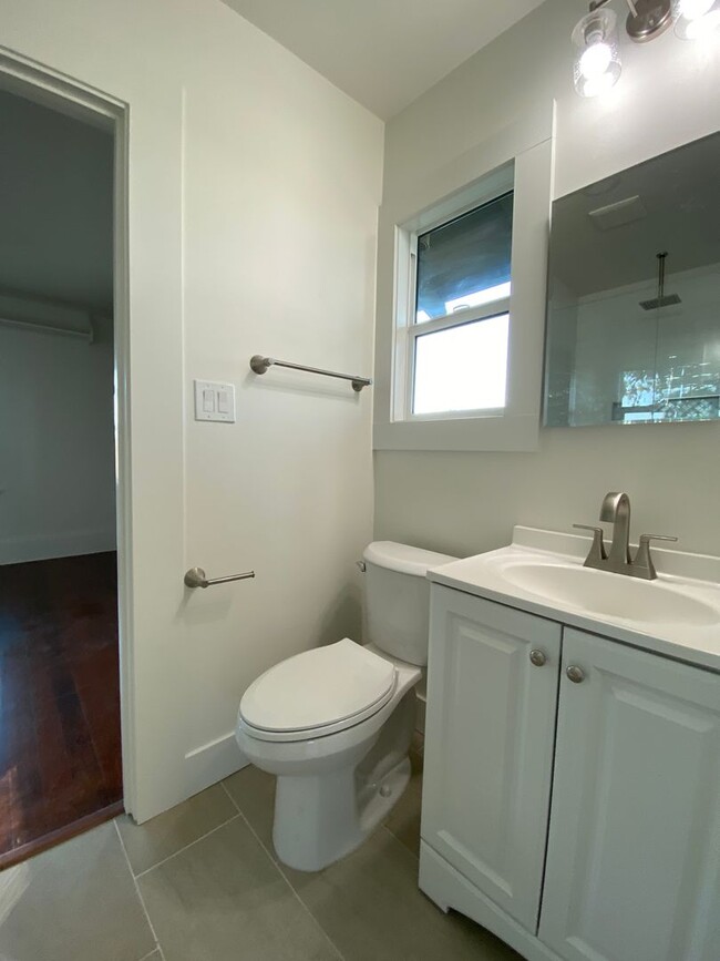 Building Photo - Remodeled Gorgeous House on Cul-de-Sac AND...